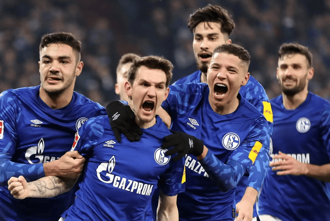 尤文图斯在意甲联赛中击败法甲强队